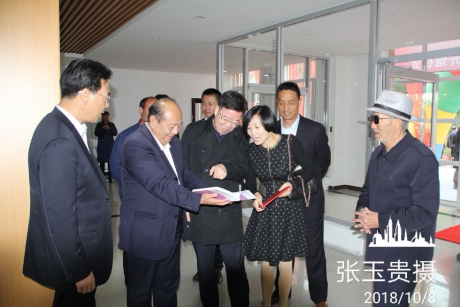 中卫市兴仁中学"鹏峰图书馆"落成典礼暨开馆仪式