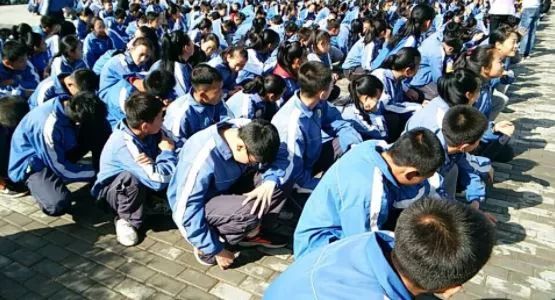中宁二中防震疏散演练