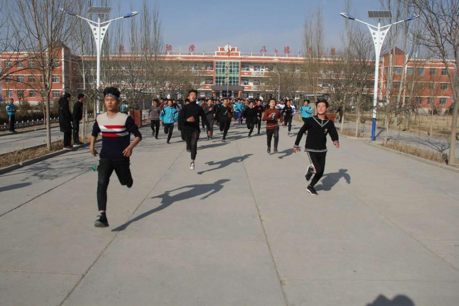 中卫市兴仁中学2018年冬季越野赛