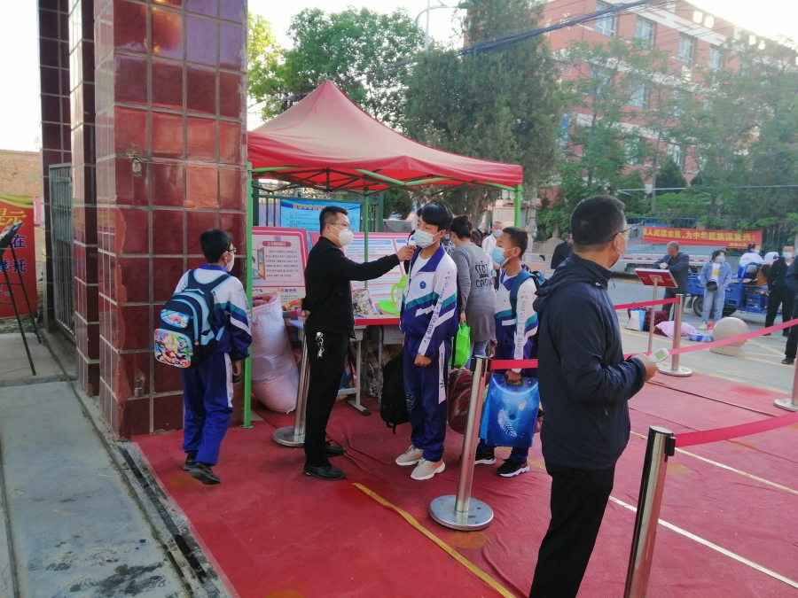 初二学生复学纪实