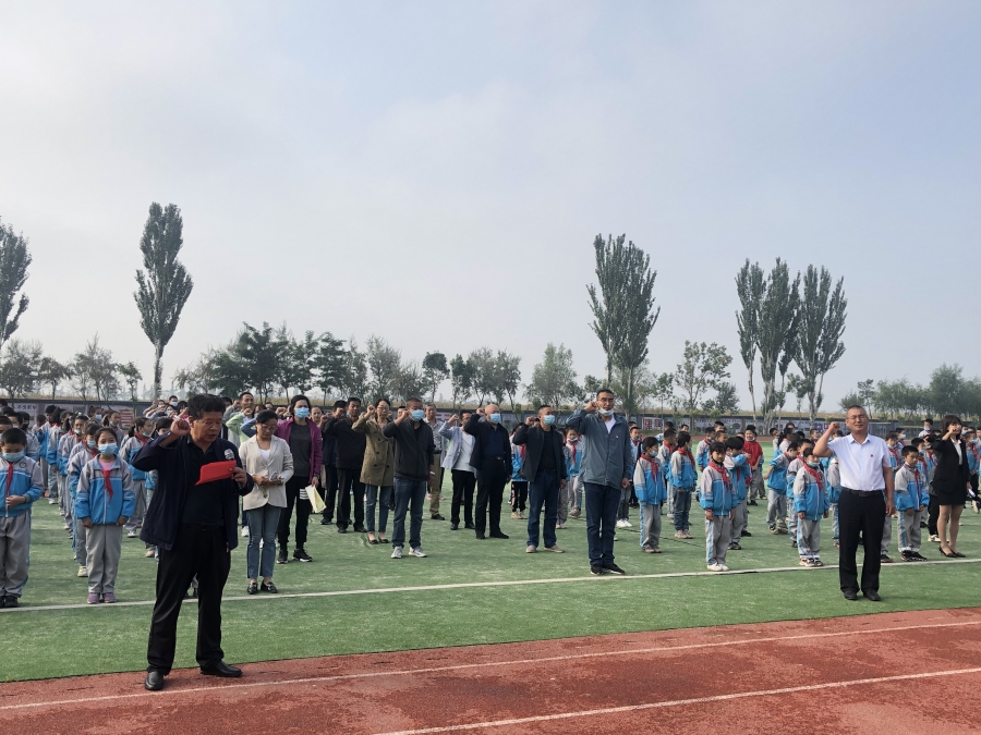 教师节主题升旗仪式 - 吴忠市利通区金银滩复兴学校 - 宁夏教育资源