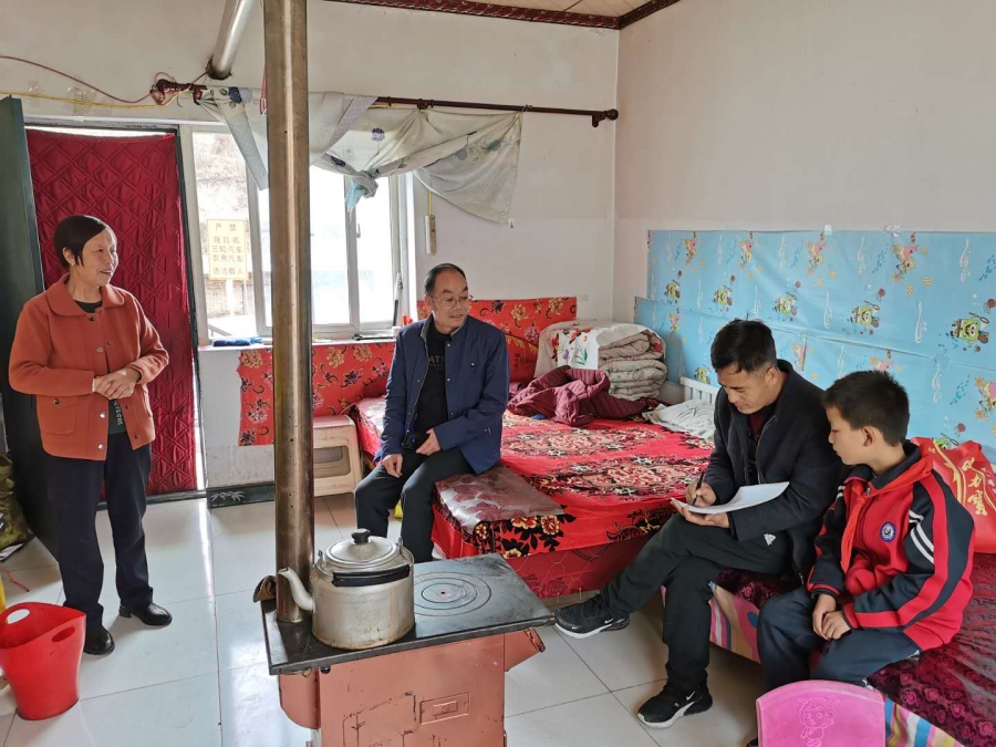 关庄乡九年一贯制学校开展"大走访,大摸排" 活动 - 海原县关庄乡九年