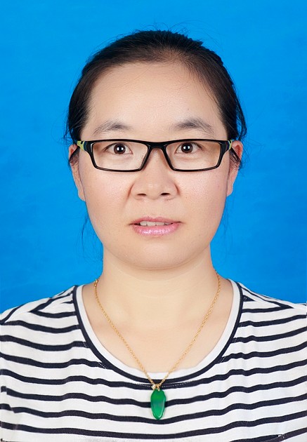 银川市中关村中学 八年级部主任