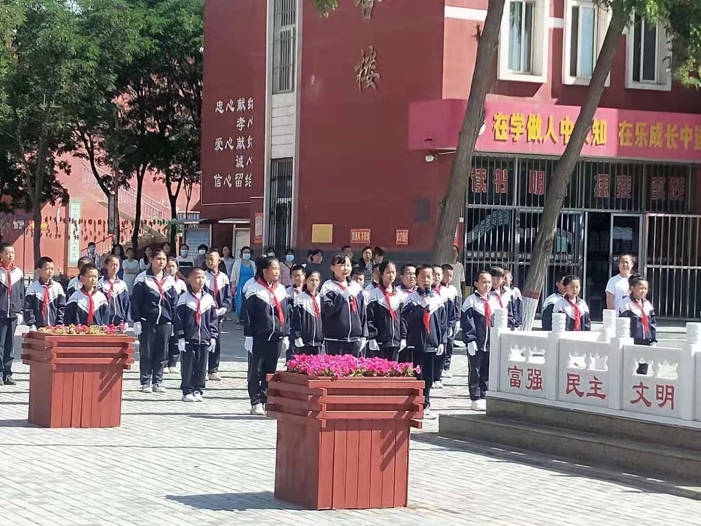 1624949678782650.jpg 诵读2.jpg